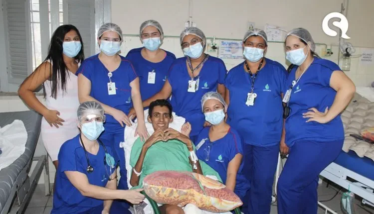 Depois de quase três meses internado na Santa Casa de Sobral, paciente recebe alta e emociona profissionais