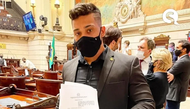 Gabriel Monteiro fazia sexo na frente da equipe, revela ex-assessor