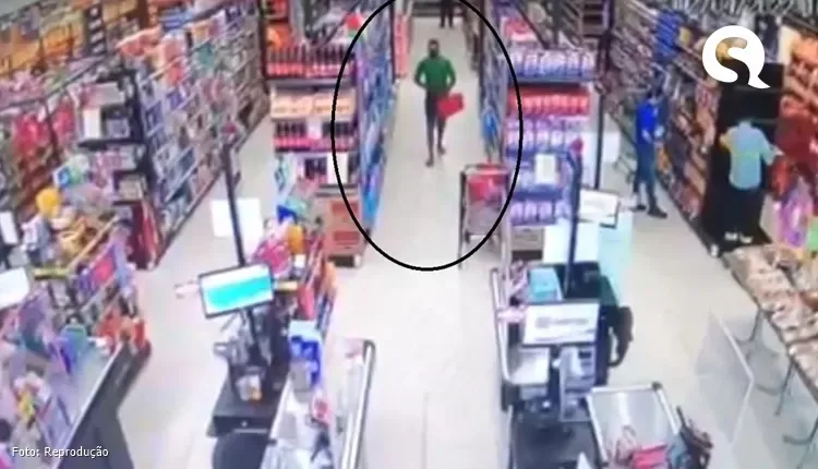 Vídeo: câmeras de segurança flagram homem com picanha escondida dentro da bermuda