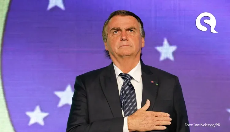 Bolsonaro diz que assinou perdão de Daniel Silveira para ‘dar exemplo’ ao STF