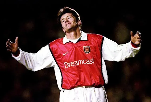 Como foi a única temporada de Davor Shuker no “Arsenal”?