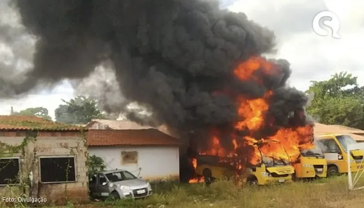 Incêndio atinge prédio da prefeitura de Tamboril-CE