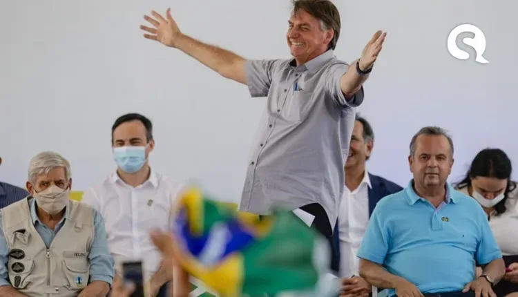 Churrascaria, lanchonetes e centro espírita: Confira os gastos de Bolsonaro no Ceará