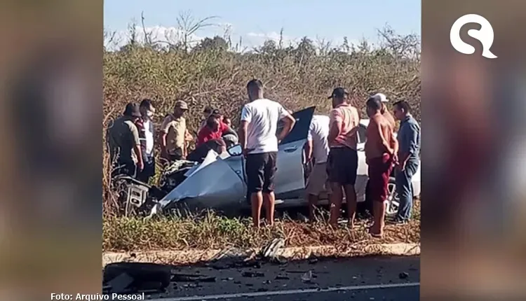 Professora morre em colisão entre carro e carreta na BR-222, no interior do Ceará