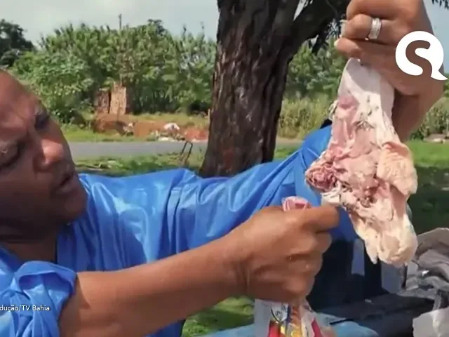 Famílias matam a fome com restos de comida do Ceasa em Salvador; moradores comentam esforço para encontrar alimentos no lixo