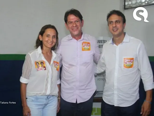 Camilo, Cid e Izolda cumprimentam alunos pelo Dia do Estudante