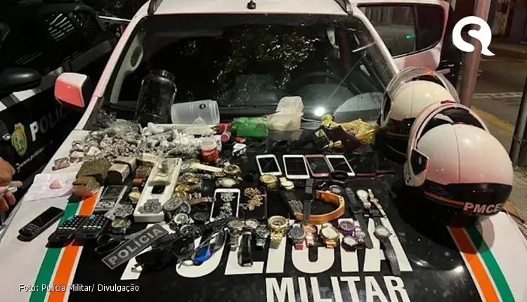 PM apreende arma, drogas e mais de 50 celulares e relógios em casa no Ceará