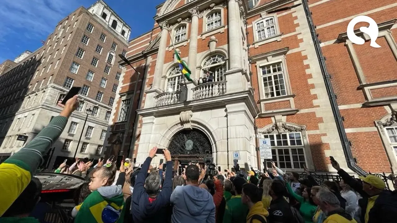 PT aciona TSE contra pronunciamento de Bolsonaro em Londres