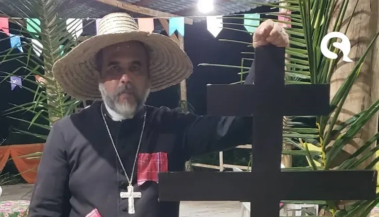 Como apontado por Soraya, Padre Kelmon já foi “padre de festa junina”