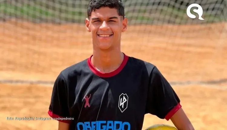 Luva de Pedreiro apaga vídeos e anuncia fim da carreira de influencer