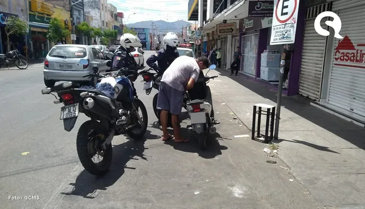 Motocicleta é apreendida em Sobral com 221 multas que somam quase R$ 50 mil reais