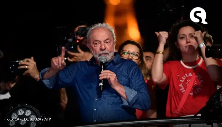 Gleisi diz que Lula vai indicar coordenador da transição nesta terça-feira