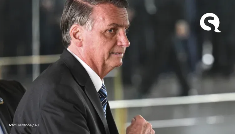 Bolsonaro convoca reunião e planeja deixar o Brasil até sexta