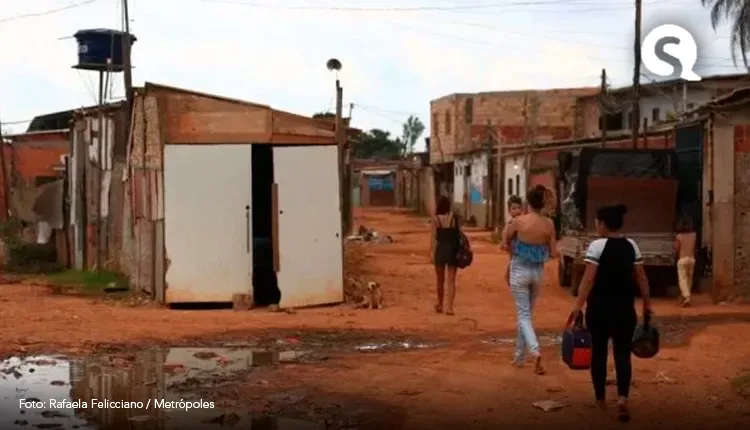 Pobreza bate recorde com 62,5 milhões de pessoas em 2021, diz IBGE