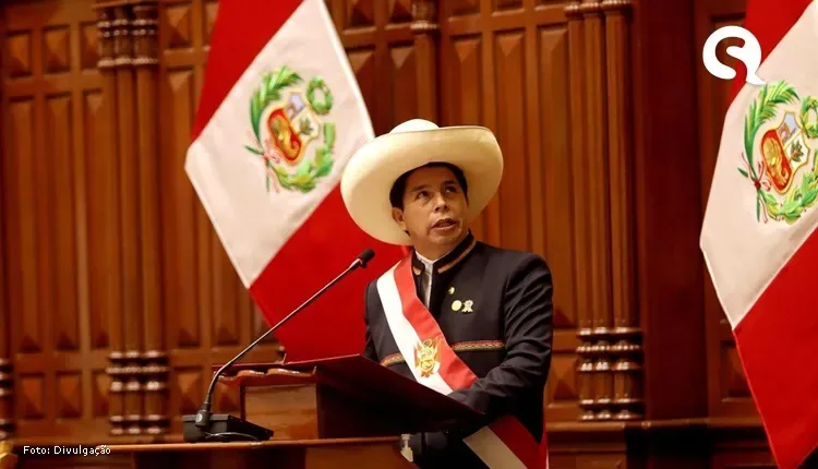 Presidente do Peru é destituído e preso após tentar dissolver Congresso