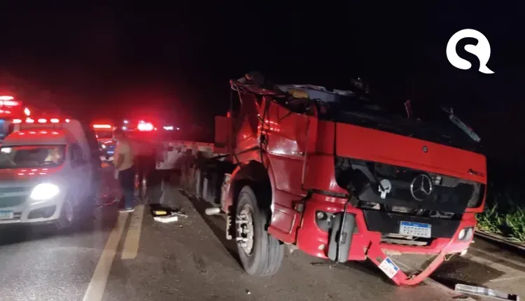 Colisão entre caminhão e carreta deixa motorista morto na BR-222, em Forquilha