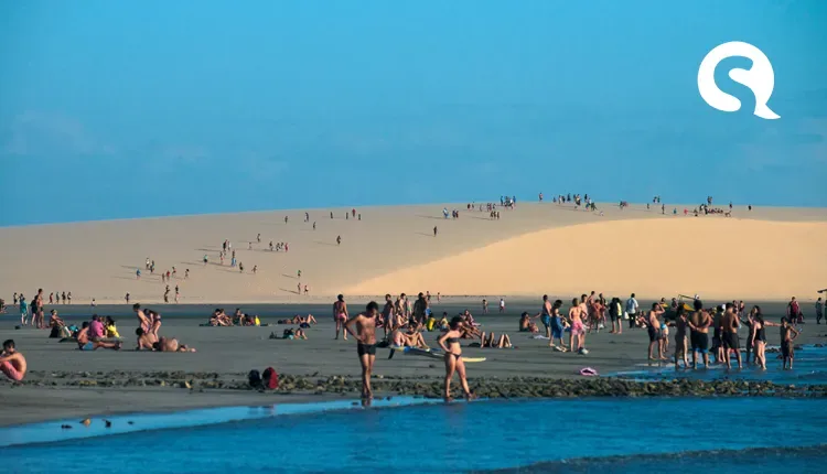 Cagece desenvolve ações para conter o avanço do mar sobre as redes de esgoto em Jericoacoara