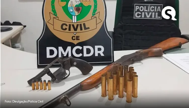 Homem que dava tiros para ameaçar crianças que jogavam futebol na rua tem armas apreendidas no Ceará