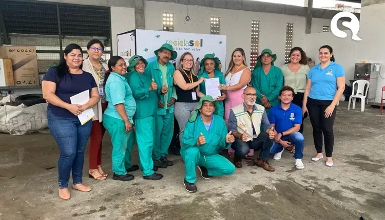 Prefeitura entrega primeiro triciclo elétrico que será utilizado no sistema da coleta seletiva de Sobral; aquisição de novos veículos já foi autorizada pelo prefeito Ivo Gomes