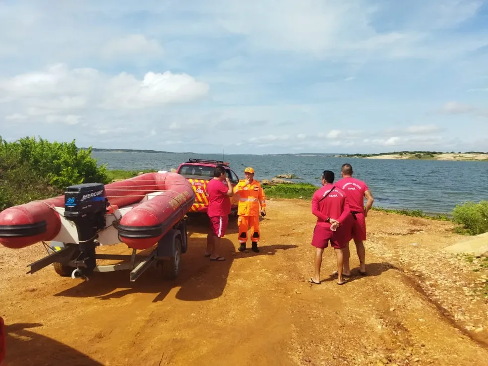 Bombeiros procuram pescador que desapareceu em açude em Jaguaribara, no Ceará