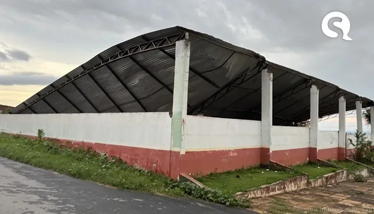 Teto de ginásio desaba na cidade de Ipu após chuvas na região