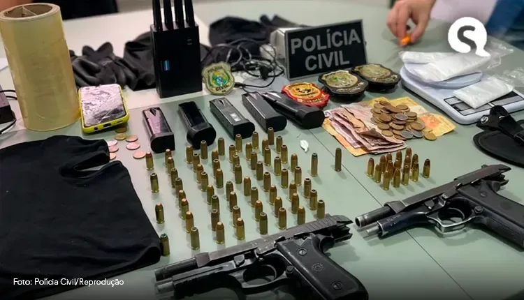 Dupla é presa com bloqueador de GPS e armas da polícia, no interior do Ceará