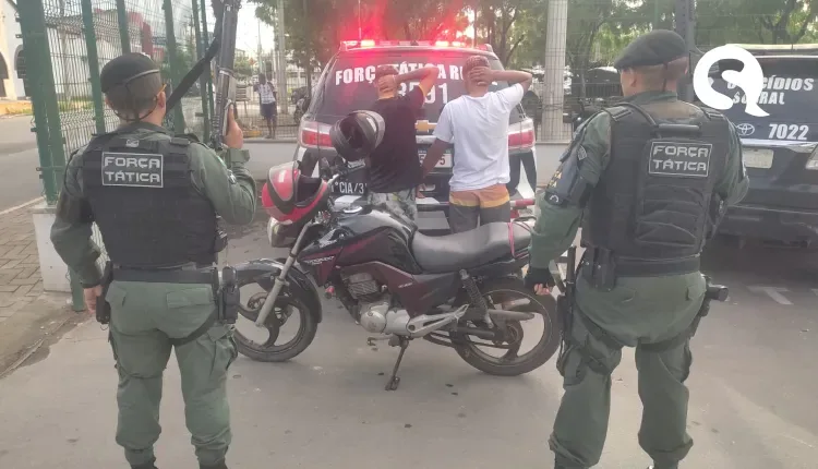Em ação rápida, Polícia Militar recupera veículo roubado e apreende dupla logo após o crime
