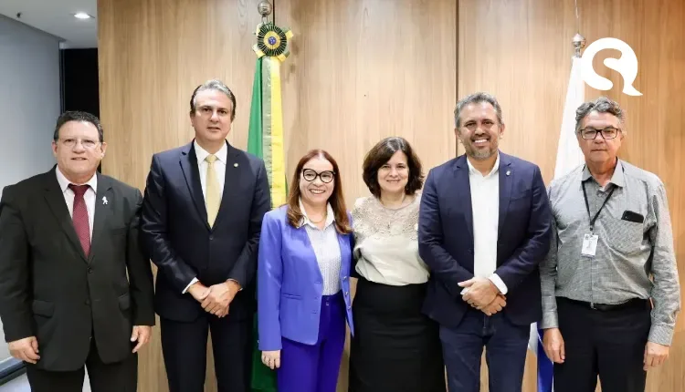Elmano se reúne com Camilo em Brasília para tratar sobre expansão da rede de ensino integral no Ceará