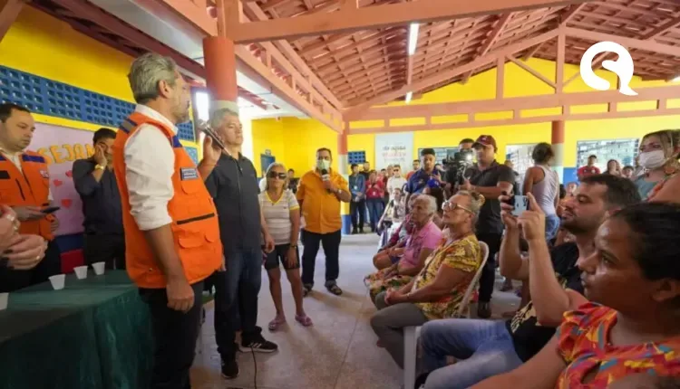 Governador Elmano de Freitas garante aluguel social para famílias desabrigas em São Benedito, na Serra da Ibiapaba