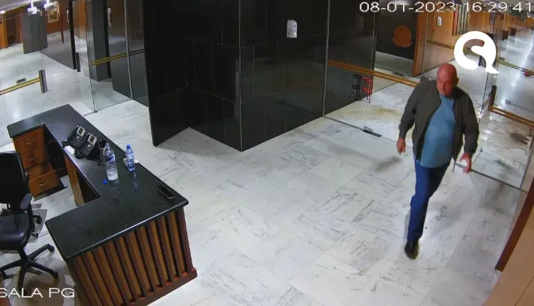 Câmeras mostram ministro do GSI no Palácio do Planalto durante ataques do 8 de janeiro