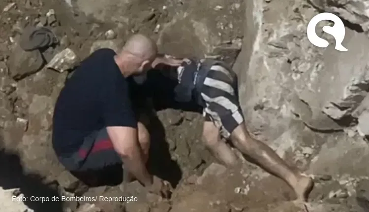 Adolescente vai em busca de bola de futebol e cai em buraco de 7 m de profundidade em Sobral