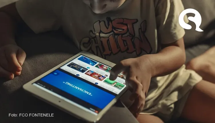 OMS recomenda que bebês de até 2 anos não tenham acesso a telas como celulares, tablet e TV