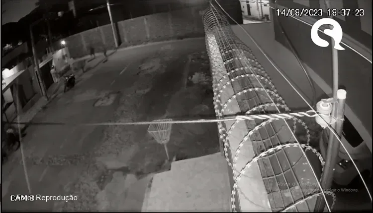 Três indivíduos tomam moto de jovem trabalhadora no bairro Cohab 3, em Sobral