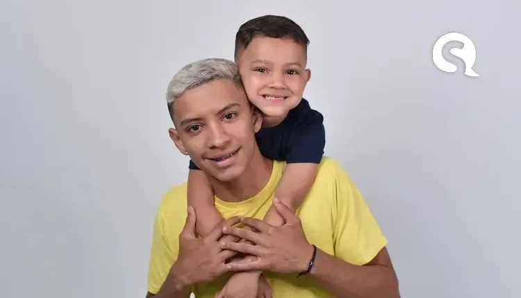 Pai solo aos 17 anos, jovem viraliza nas redes sociais com rotina de cuidados com o filho em Tianguá