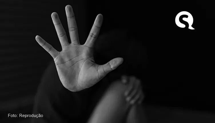 Filha pede ajuda a polícia após ver a mãe sendo espancada pelo companheiro, em Granja