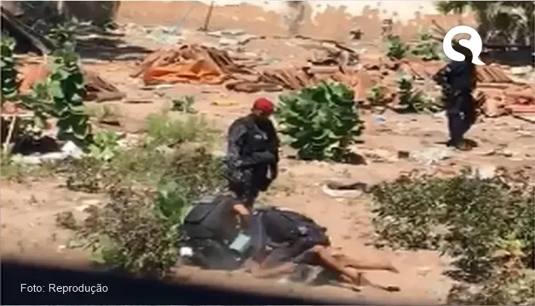 MP pede condenação de três policiais acusados de sufocar jovem com saco d’água no Ceará