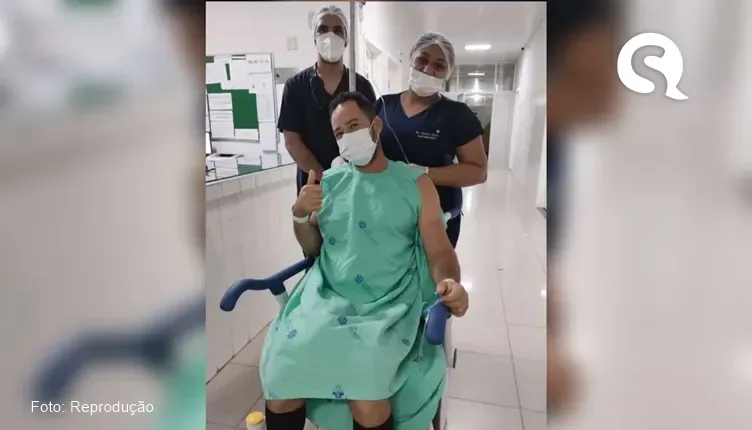 Aluno que fraturou coluna em academia revela melhora na sensibilidade das pernas: ‘Consigo sentir até o joelho’