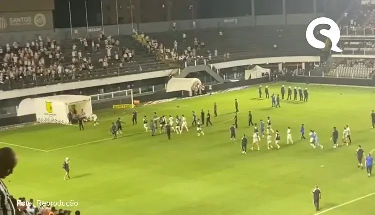 Choro, bombas e protestos na Vila Belmiro marcam rebaixamento inédito do Santos