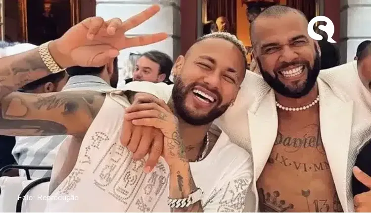 Preso por agressão sexual, Daniel Alves recebe R$ 800 mil e advogado de Neymar para tentar reduzir sua pena
