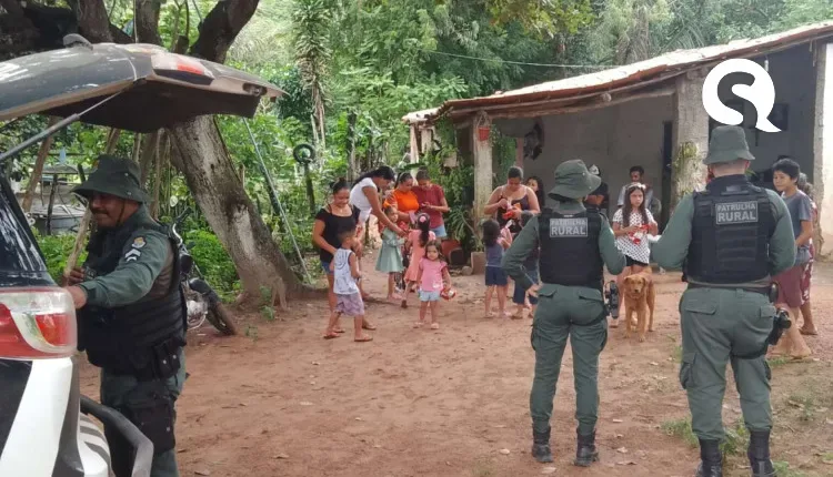 Policiais Militares realizam doação de lembrancinhas para crianças de Tianguá