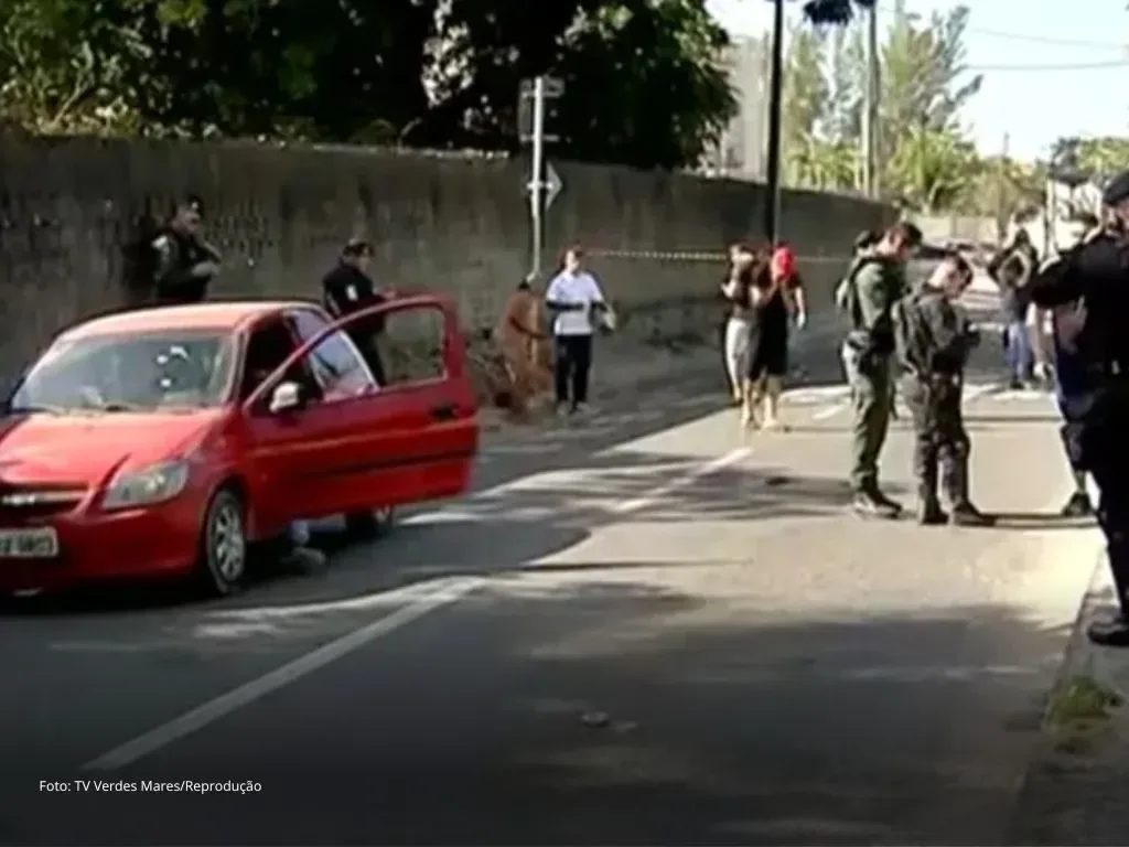 Pai e filho mortos a caminho de escola teriam sido confundidos com assaltantes