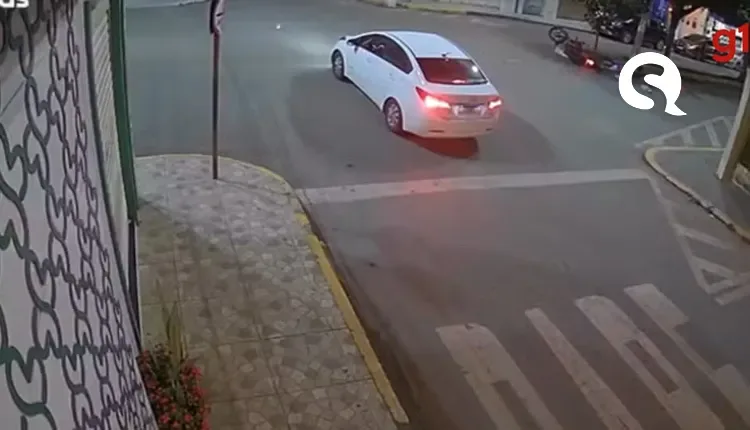 Motorista derruba família que voltava do hospital em motocicleta em Tianguá; mulher teve ferimento grave