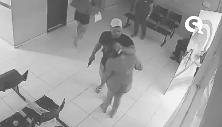 Homem agride mulher e a ameaça com arma em unidade de saúde em Itapajé