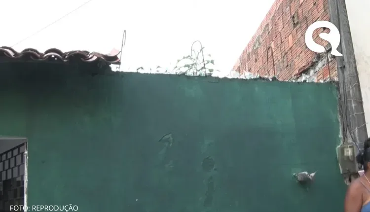 Ladrão pula muro de casa para roubar, cai, quebra a perna, perde sangue e morre