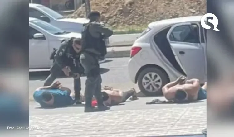 Três são presos por se passarem por policiais para assaltar casas
