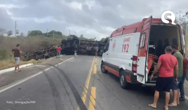 Colisão deixa uma pessoa morta e causa interdição da BR-116 no Interior do Ceará