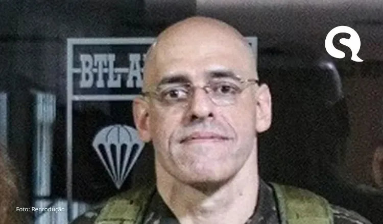 Coronel cearense do Exército morre durante treinamento de salto de paraquedas