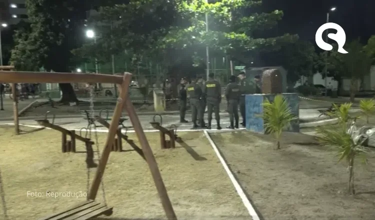 Homem é abordado por criminosos e morto com mais de 10 tiros em praça de Fortaleza