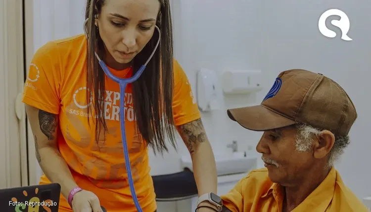 Cidades do litoral oeste cearense recebem ação social de atendimento médico que atuará na fila de regulação do SUS