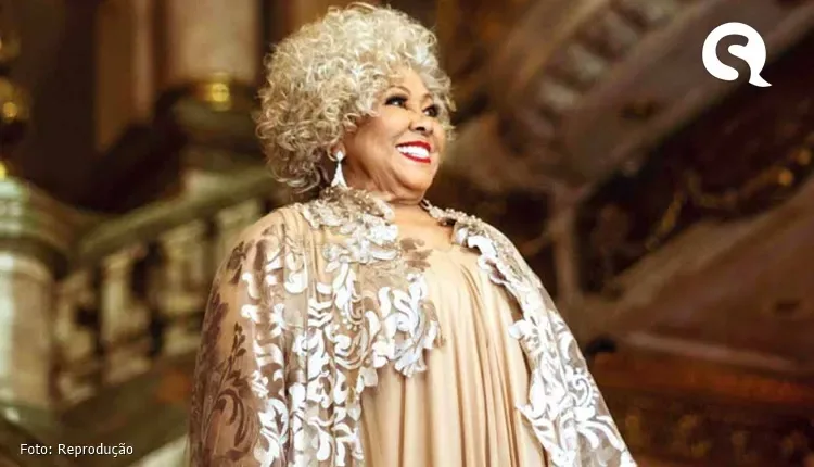 Alcione celebra 50 anos de carreira com show histórico em Acaraú-CE